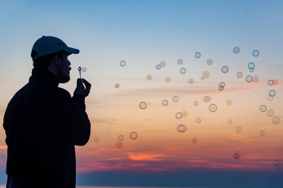 soap-bubbles-8253276_1280-1200x797.jpg
